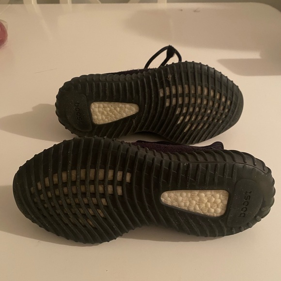 Adidas Yeezy Boost 350 V2 Onyx – Men’s Size 4.5 - Picture 4 of 7